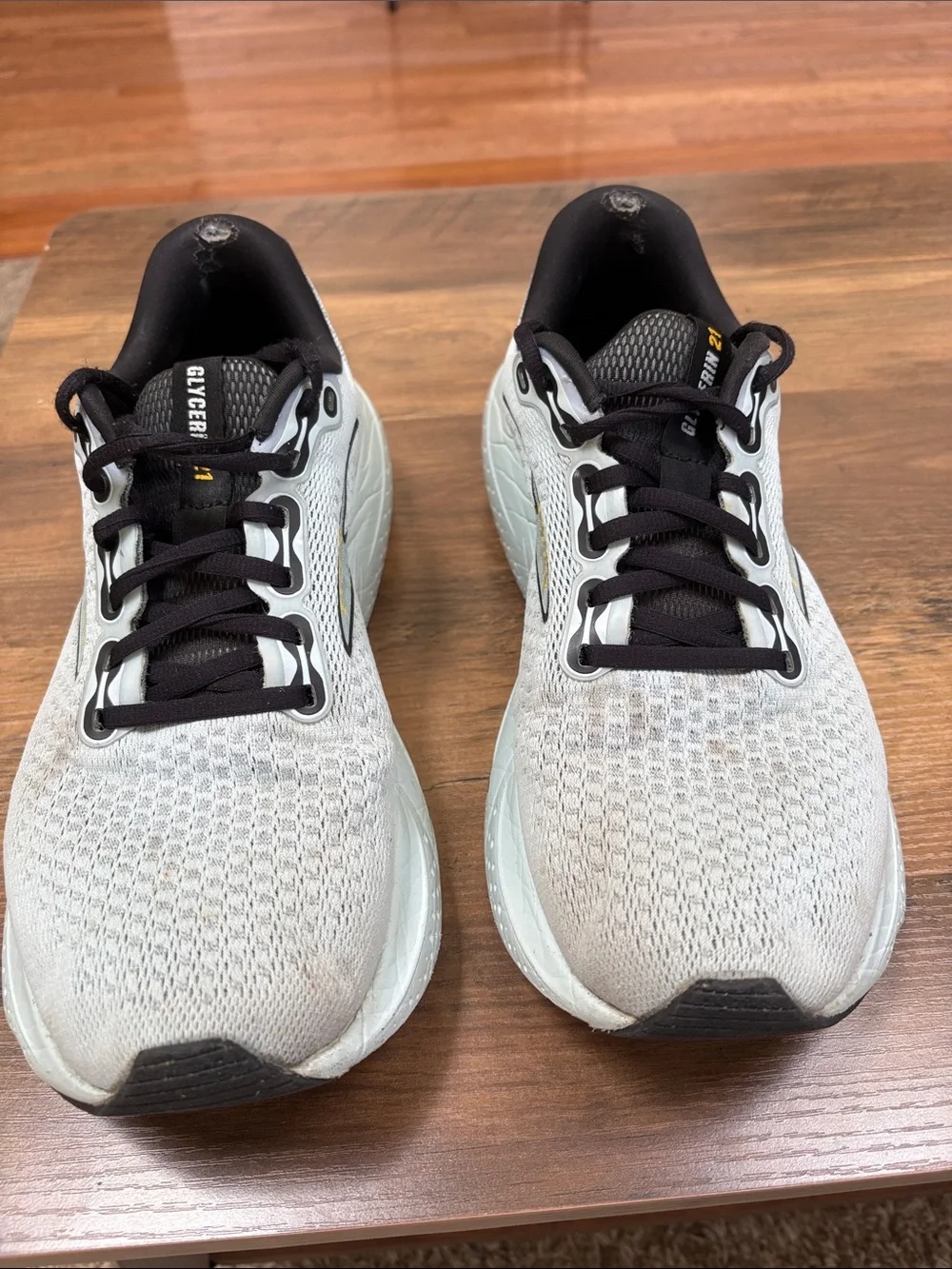 Men’s Brooks Glycerin 21 Size 10 Running Shoes — Light Blue with Black Accents